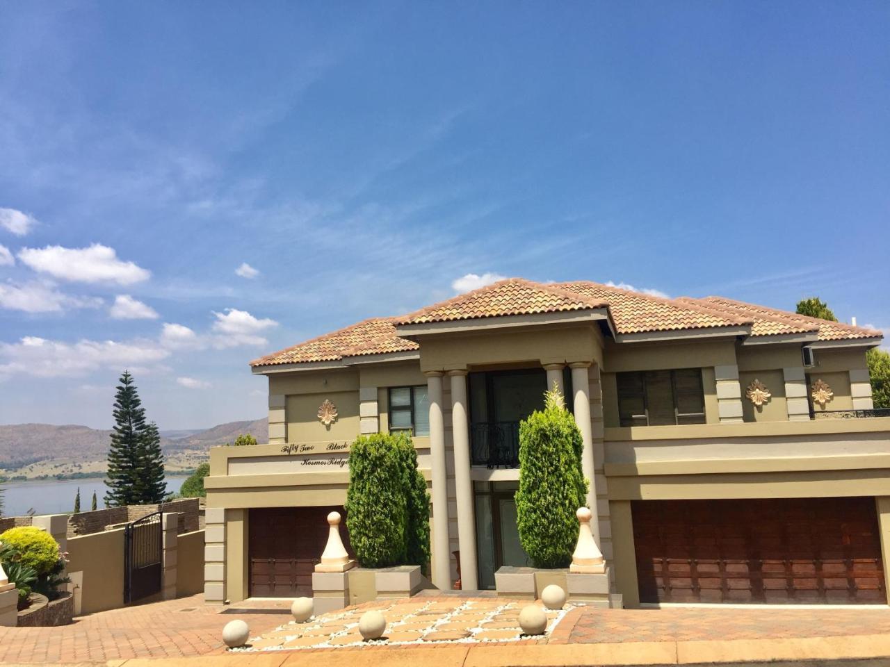 Re-Union Vacations Hotel Hartbeespoort Exterior photo