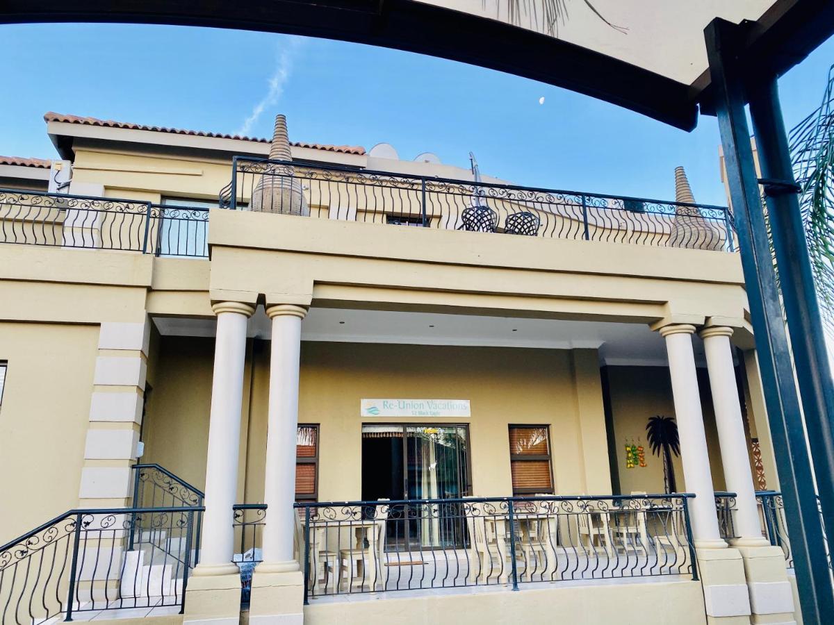 Re-Union Vacations Hotel Hartbeespoort Exterior photo